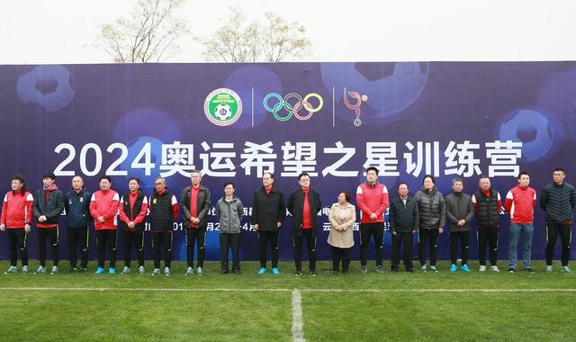 著名作家琼瑶家中逝世 告别视频曝光 时间：2024.12.04 ： 作者：小松 ： 琼瑶发布最后的告别视频《当雪花飘落》 时长：02:08 ：电影网 展开 琼瑶发布最后的告别视频《当雪花飘落》收起 时长：02:08建议WIFI下打开 中国台湾知名作家琼瑶于12月4日下午1时22分在家中离世，享年86岁。