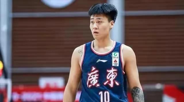 由他执导、女星伊莎贝尔·阿佳妮主演的传记片《玛戈皇后》曾获得1994年戛纳电影节评委会大奖。