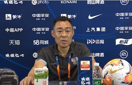 莱昂纳多和模特新欢公开热吻 甜蜜度假亲密缠绵 2013-08-06 近日，莱昂纳多·迪卡普里奥和他的第四任“维密天使”女友、德国模特托妮·伽姆在西班牙Ibiza岛度假时，旁若无人地热吻晒甜蜜。