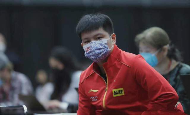作为构建“寒战”宇宙的关键拼图，影片将镜头对准香港回归前夕的权力风暴中心，一宗富商绑架案意外牵扯出英方、警队、富商、黑道四方势力，各方都 《寒战1994》发布预告 揭开吴彦祖刘俊谦警局内斗 2026-04-17 近日，五一档电影《寒战1994》发布“警队权斗”版预告。