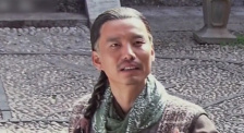 马东锡饰演十二生肖的首长、象征老虎的天使泰山，将过去战斗中牺牲的牛、兔子、羊、鸡四位天使深埋在心中，隐藏着真实身份，活在人间。